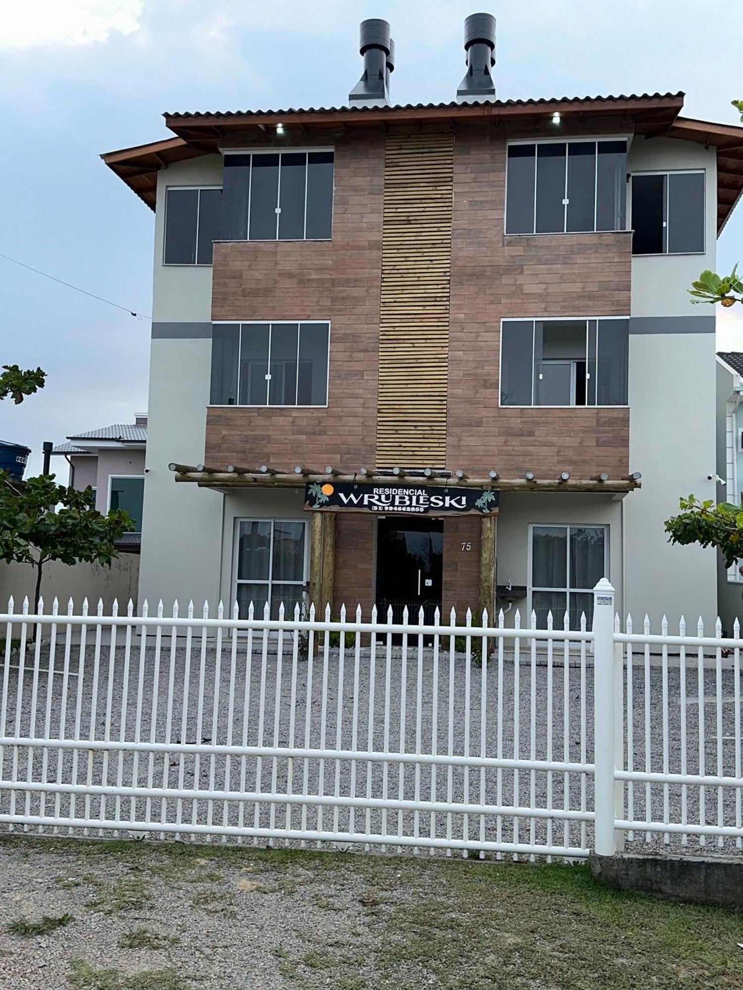 Residencial Wrubleski Sc Pinheira Zewnętrze zdjęcie