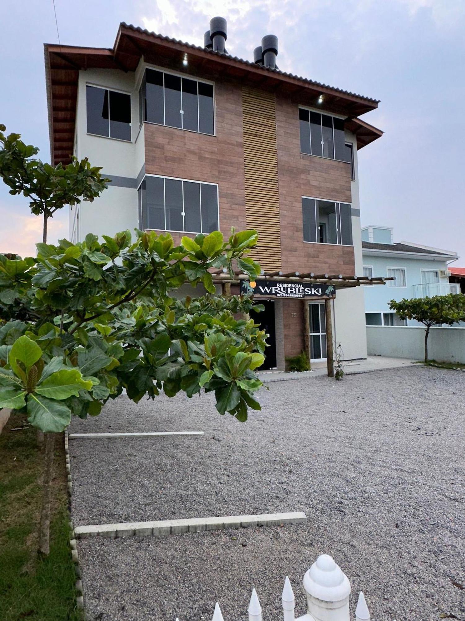 Residencial Wrubleski Sc Pinheira Zewnętrze zdjęcie
