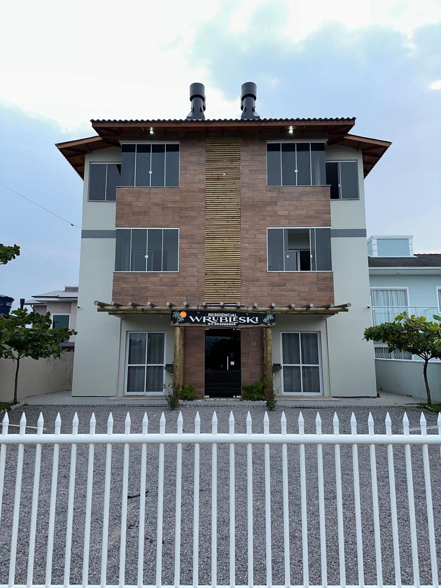 Residencial Wrubleski Sc Pinheira Zewnętrze zdjęcie